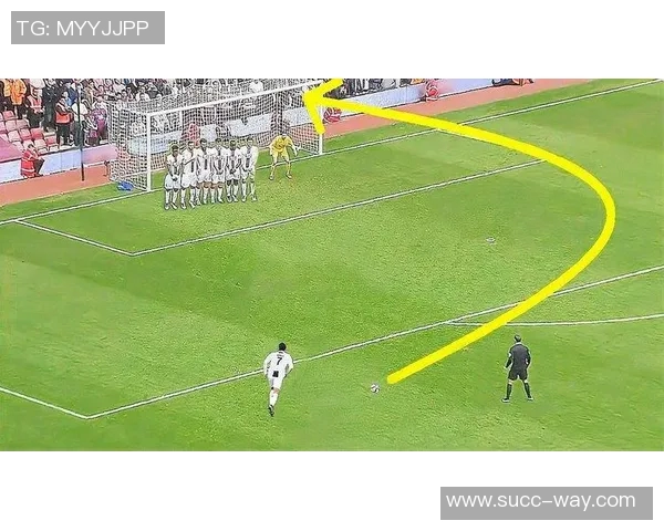 足球历史十大弧线球大师盘点 技艺超群的弧线绝技与传奇瞬间